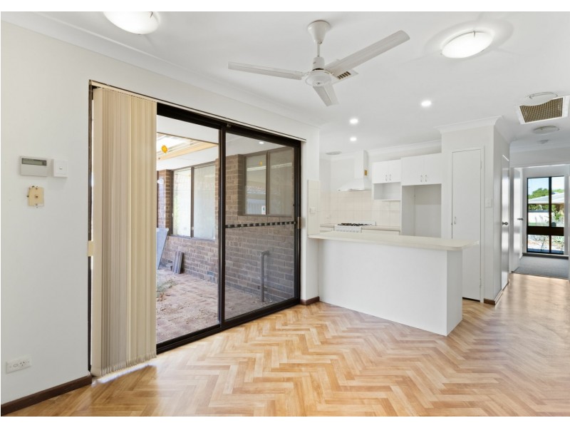32 Haselmere Circus, Rockingham WA 6168