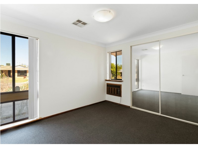 32 Haselmere Circus, Rockingham WA 6168