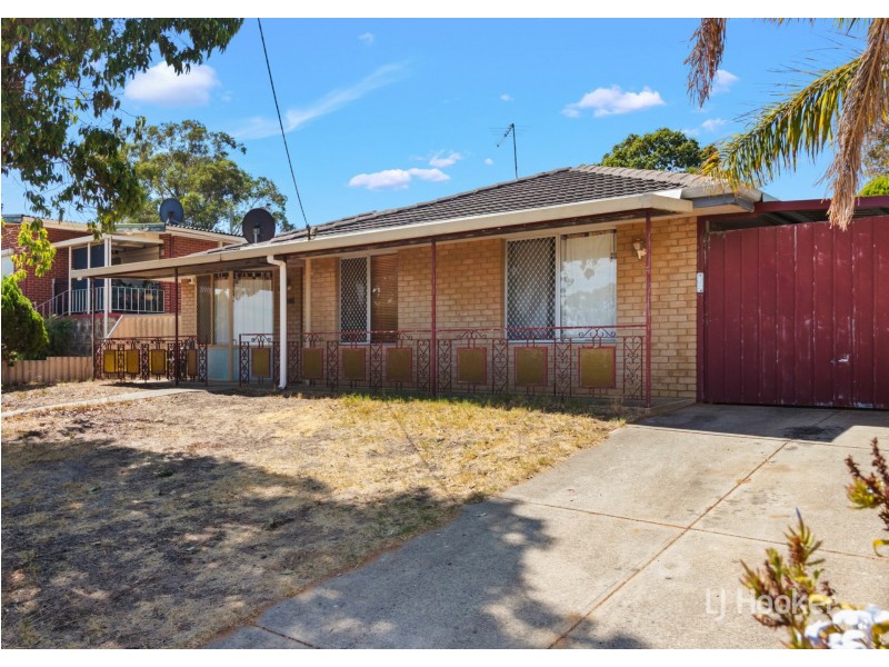 12 Woodley Way, Parmelia WA 6167