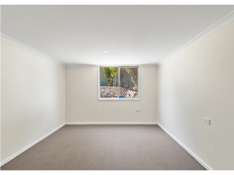 12 Woodley Way, Parmelia WA 6167