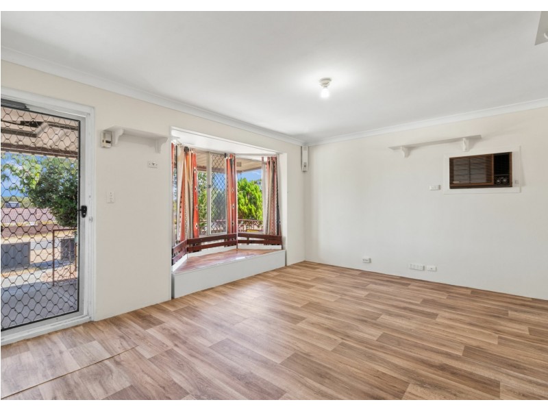 12 Woodley Way, Parmelia WA 6167