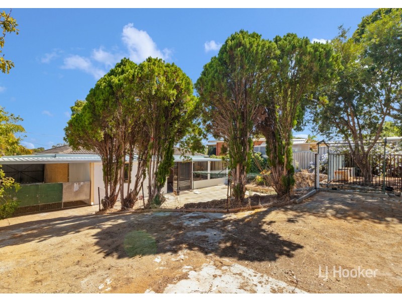 12 Woodley Way, Parmelia WA 6167