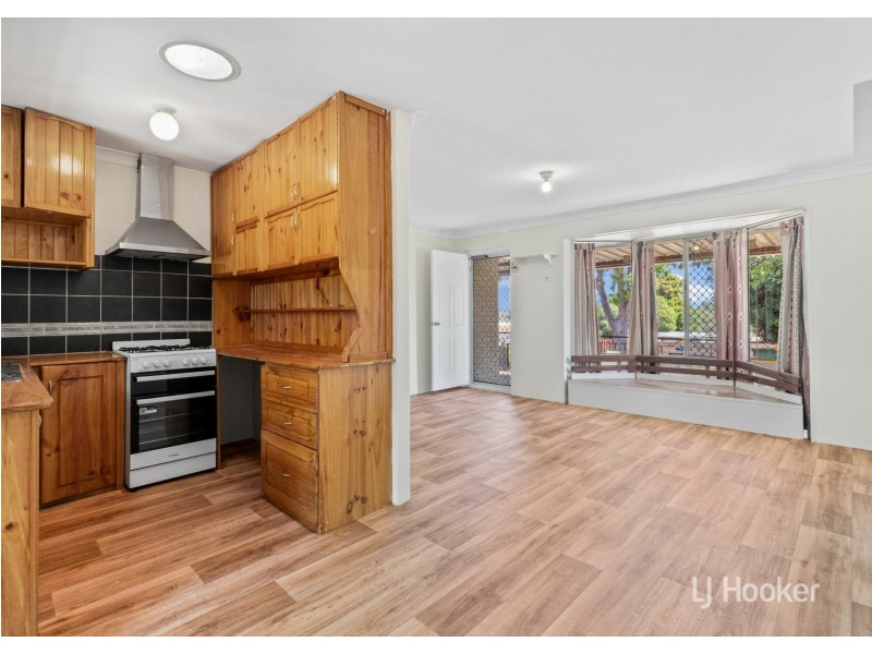 12 Woodley Way, Parmelia WA 6167