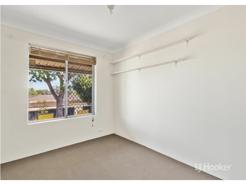 12 Woodley Way, Parmelia WA 6167