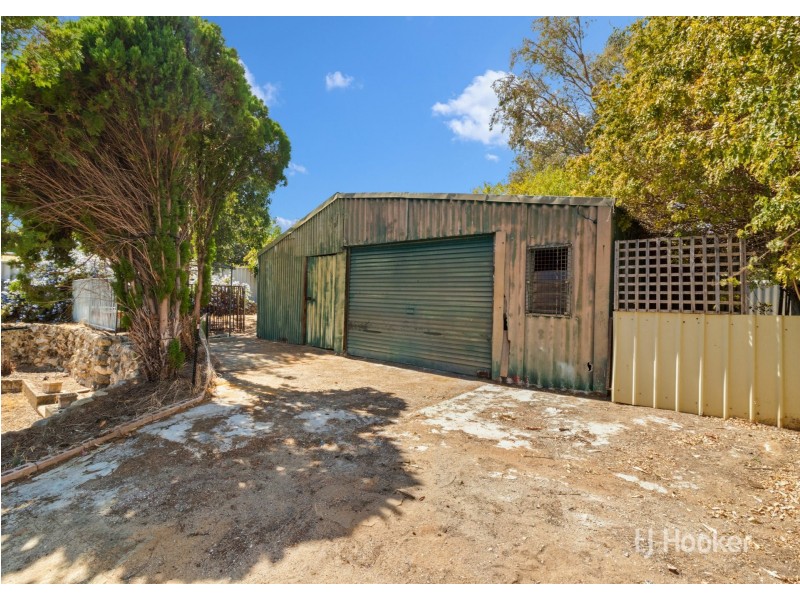 12 Woodley Way, Parmelia WA 6167