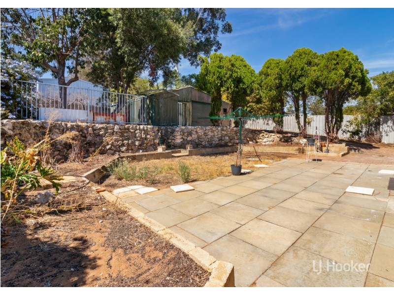 12 Woodley Way, Parmelia WA 6167
