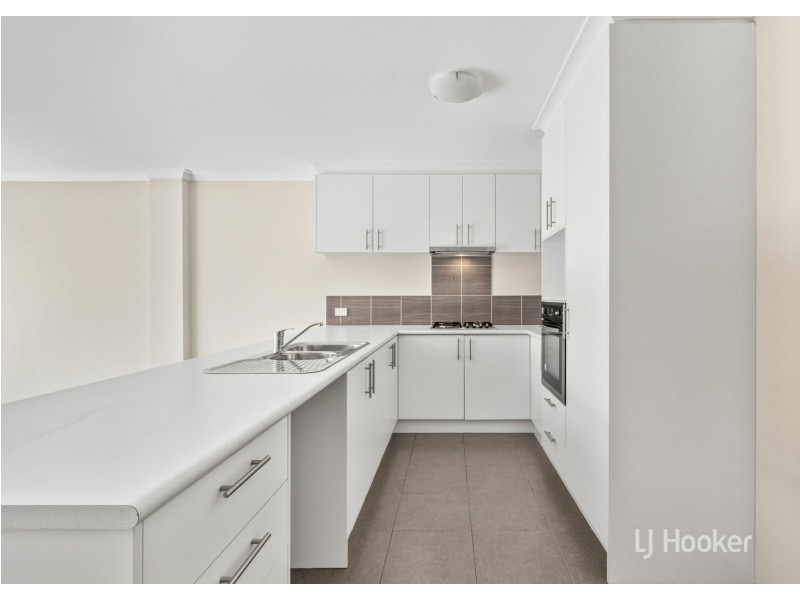 7 Gaffin Way, Kwinana Town Centre WA 6167