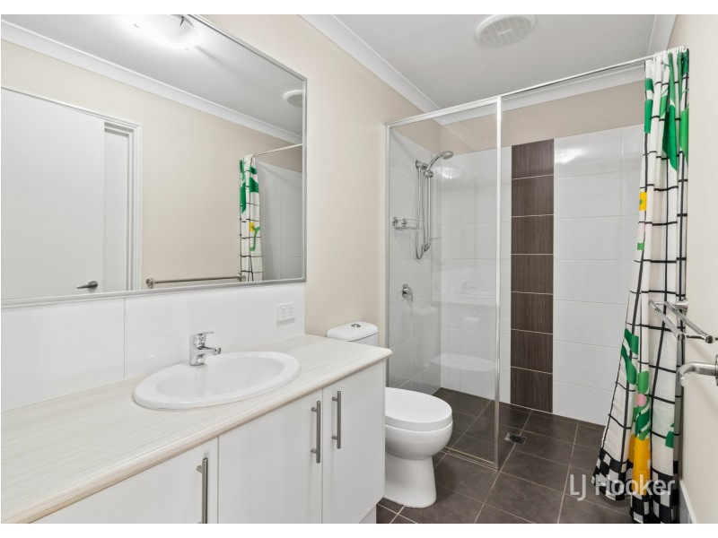 7 Gaffin Way, Kwinana Town Centre WA 6167