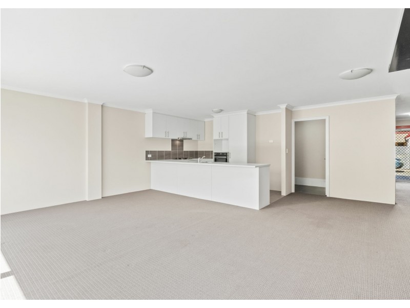 7 Gaffin Way, Kwinana Town Centre WA 6167