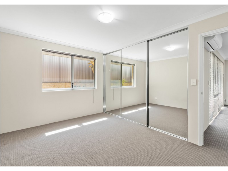 7 Gaffin Way, Kwinana Town Centre WA 6167