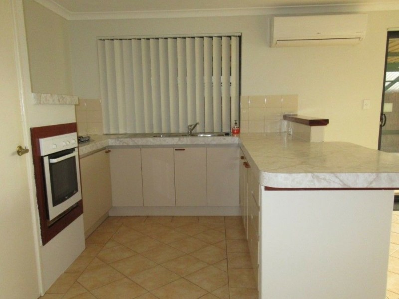 48 Sarah Ann Crescent, Warnbro WA 6169