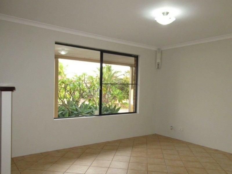 48 Sarah Ann Crescent, Warnbro WA 6169