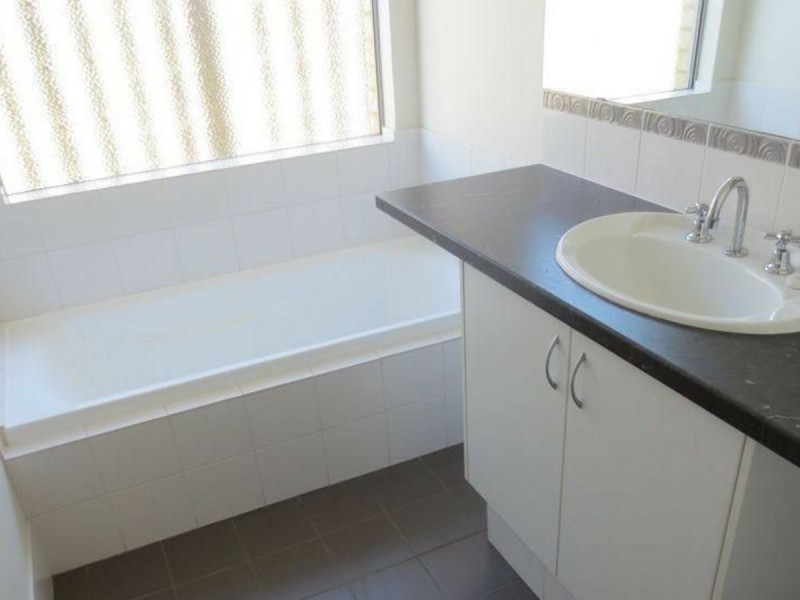 7 Highbridge Way, Leda WA 6170