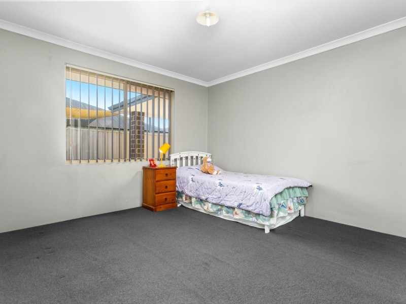 4 Lakewood Grove, Bertram WA 6167