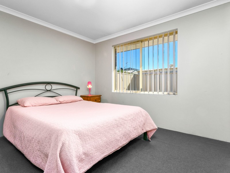 4 Lakewood Grove, Bertram WA 6167