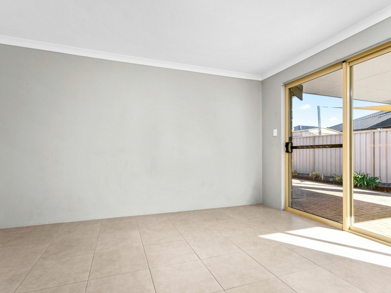 4 Lakewood Grove, Bertram WA 6167