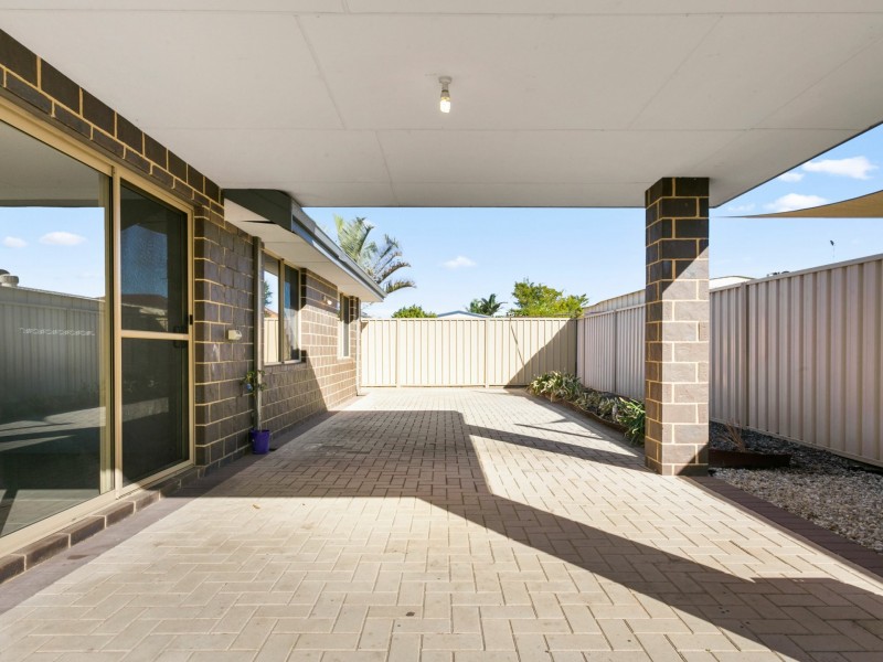 4 Lakewood Grove, Bertram WA 6167