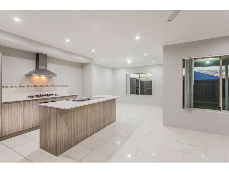 19 Quartz Avenue, Wellard WA 6170