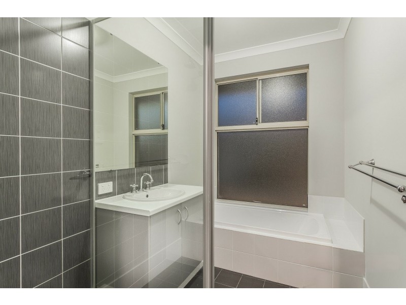 19 Quartz Avenue, Wellard WA 6170