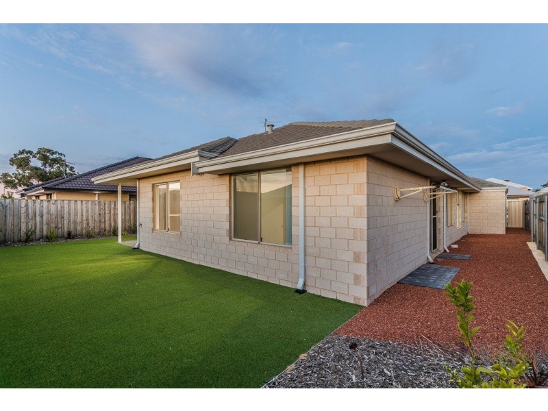 19 Quartz Avenue, Wellard WA 6170