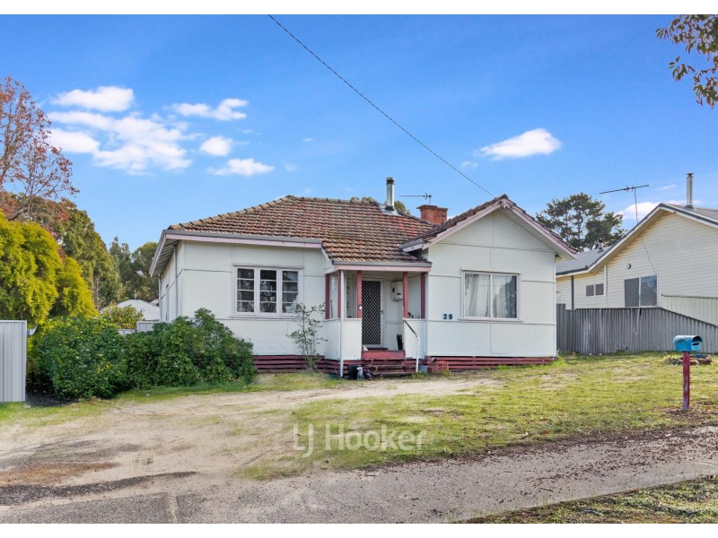 29 Moore Street, Collie WA 6225