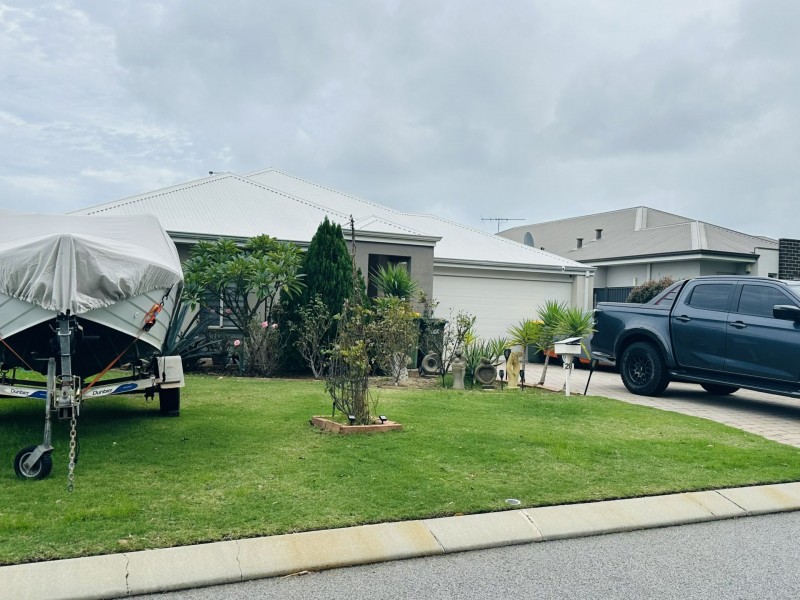 28 Solstice Bend, Wellard WA 6170