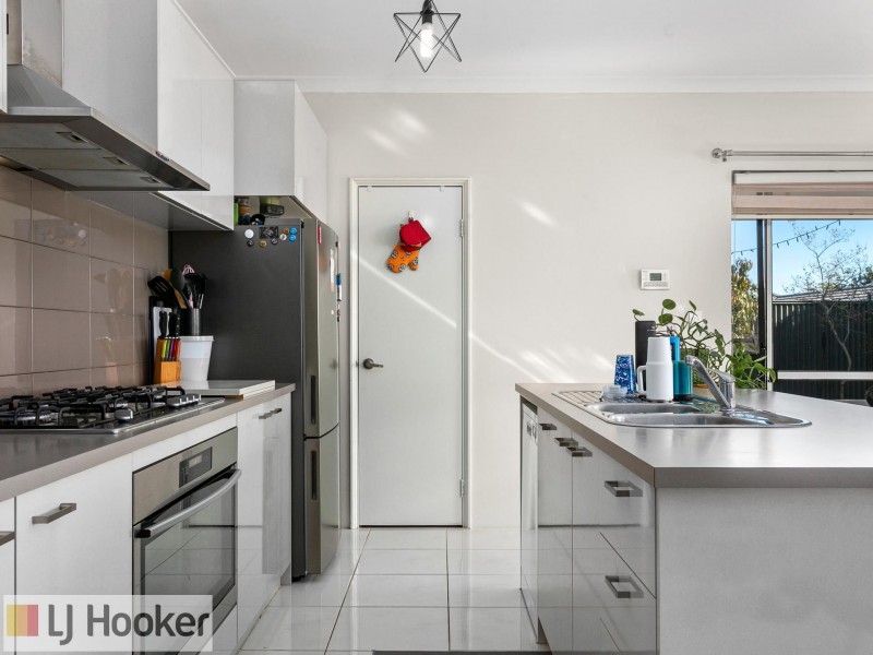 28 Solstice Bend, Wellard WA 6170