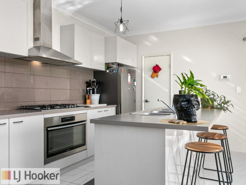 28 Solstice Bend, Wellard WA 6170