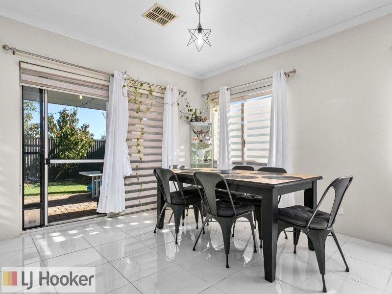 28 Solstice Bend, Wellard WA 6170