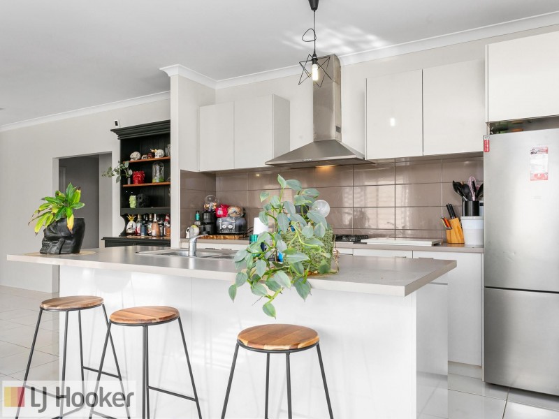 28 Solstice Bend, Wellard WA 6170