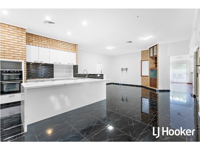 3 Mirror Cove, Waikiki WA 6169