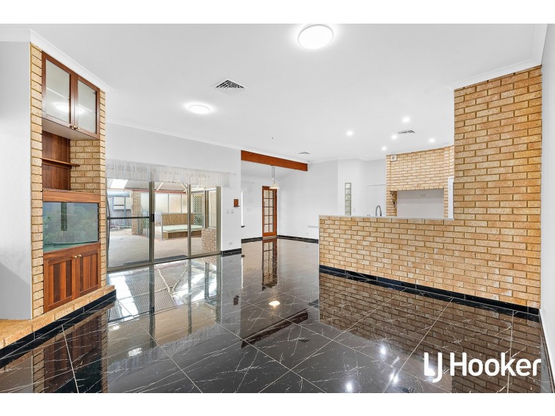 3 Mirror Cove, Waikiki WA 6169