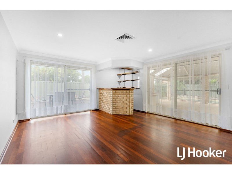 3 Mirror Cove, Waikiki WA 6169