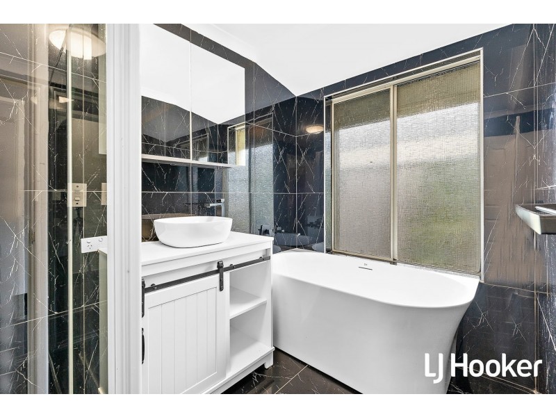 3 Mirror Cove, Waikiki WA 6169