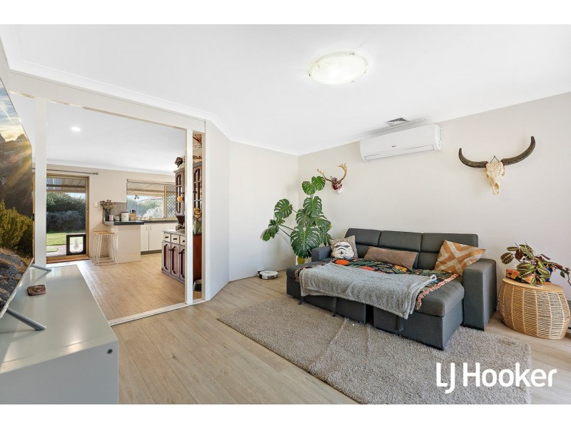 1 Sharpe Close, Waikiki WA 6169