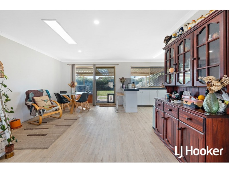 1 Sharpe Close, Waikiki WA 6169