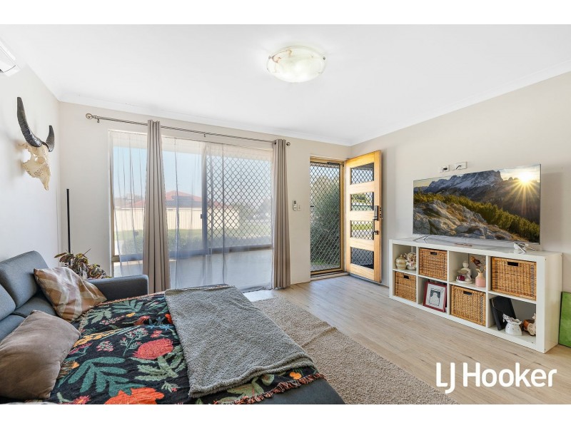 1 Sharpe Close, Waikiki WA 6169