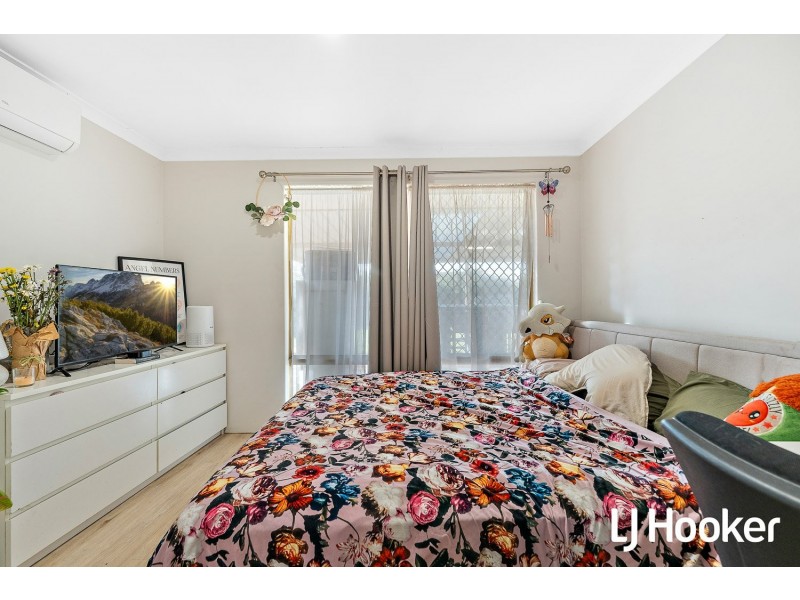 1 Sharpe Close, Waikiki WA 6169
