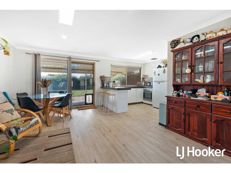 1 Sharpe Close, Waikiki WA 6169