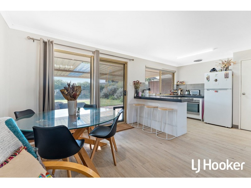 1 Sharpe Close, Waikiki WA 6169