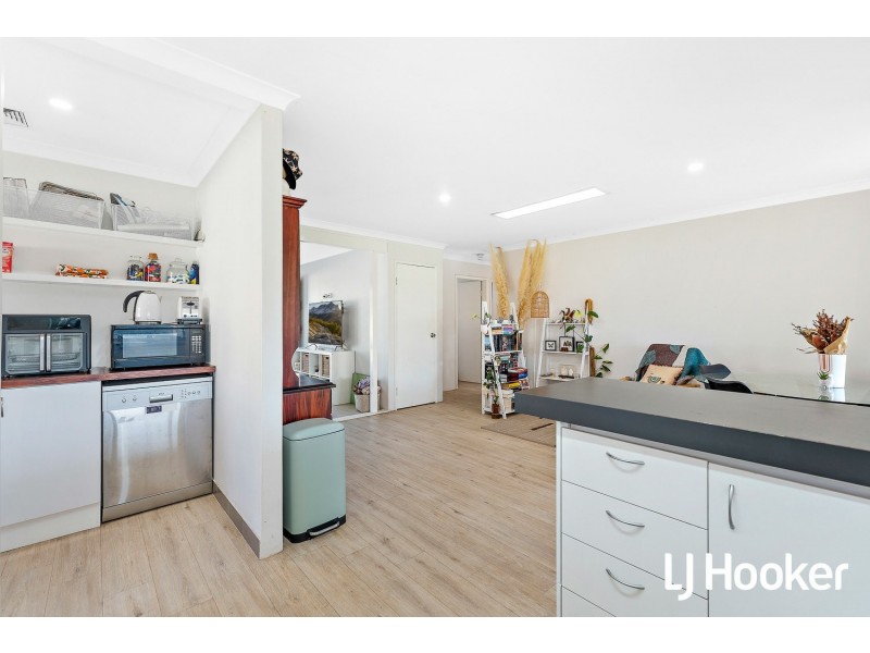 1 Sharpe Close, Waikiki WA 6169