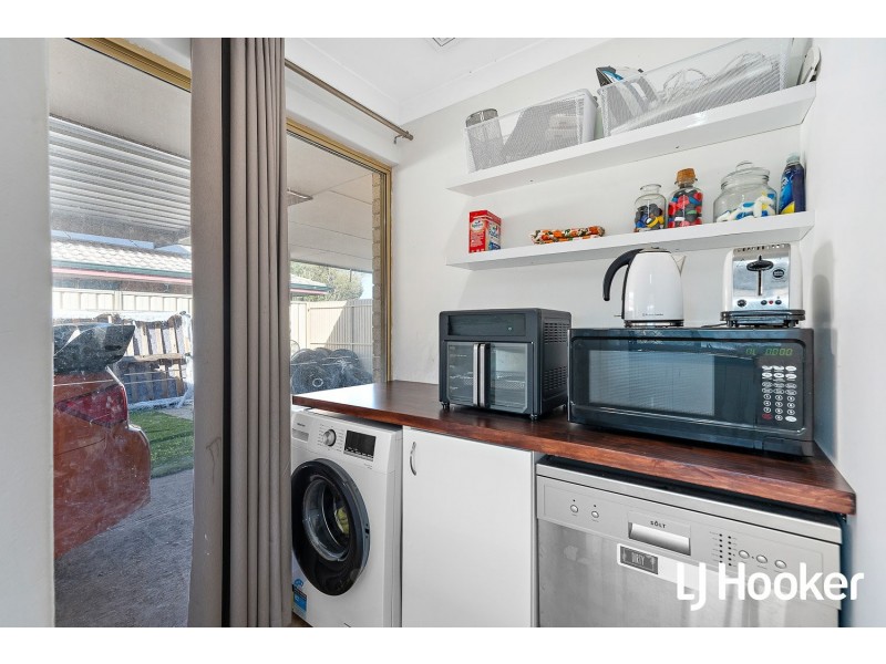 1 Sharpe Close, Waikiki WA 6169
