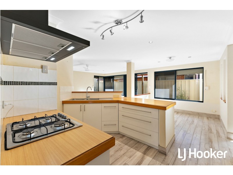 15 Mornington Boulevard, Waikiki WA 6169