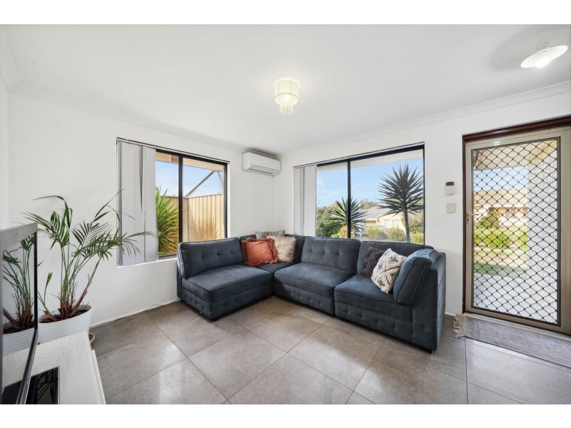 21 Pepperell Crescent, Leda WA 6170