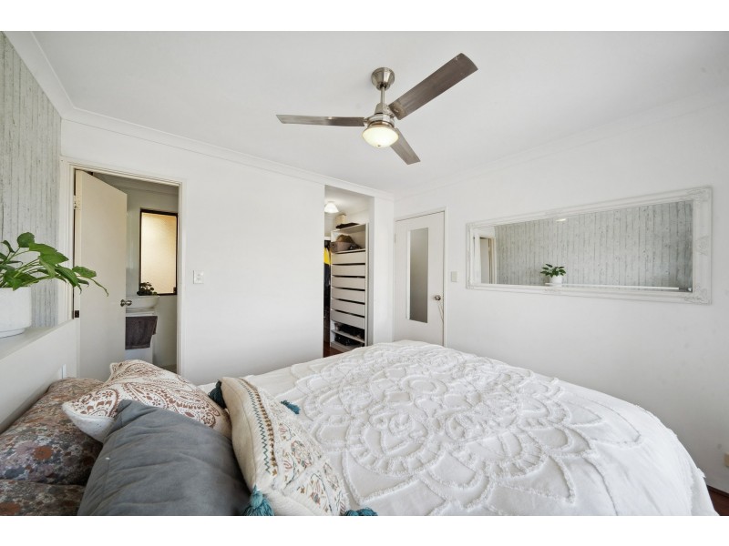 21 Pepperell Crescent, Leda WA 6170