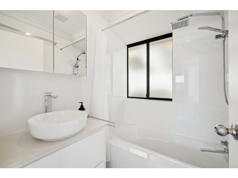 21 Pepperell Crescent, Leda WA 6170