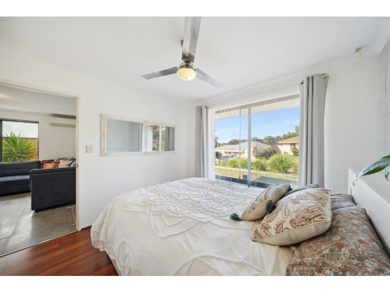 21 Pepperell Crescent, Leda WA 6170