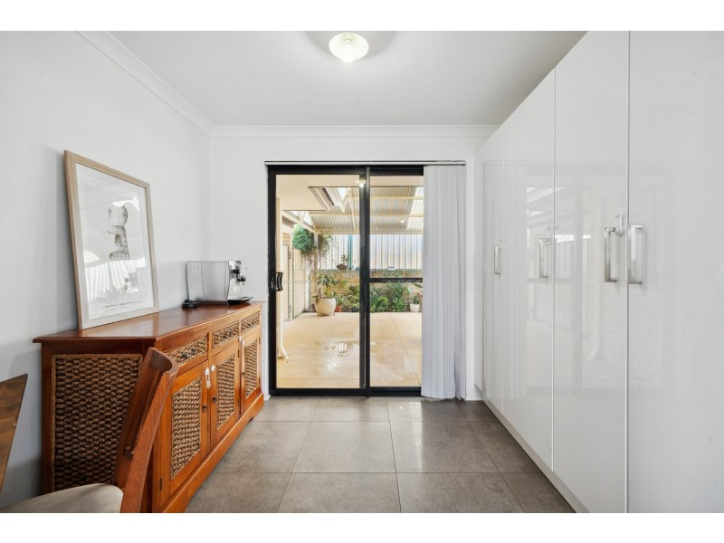 21 Pepperell Crescent, Leda WA 6170