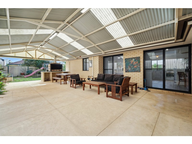 21 Pepperell Crescent, Leda WA 6170