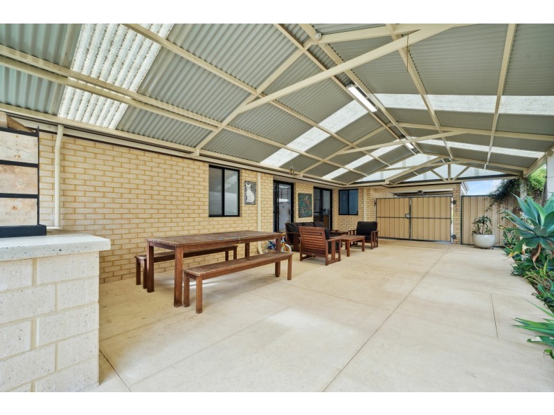 21 Pepperell Crescent, Leda WA 6170